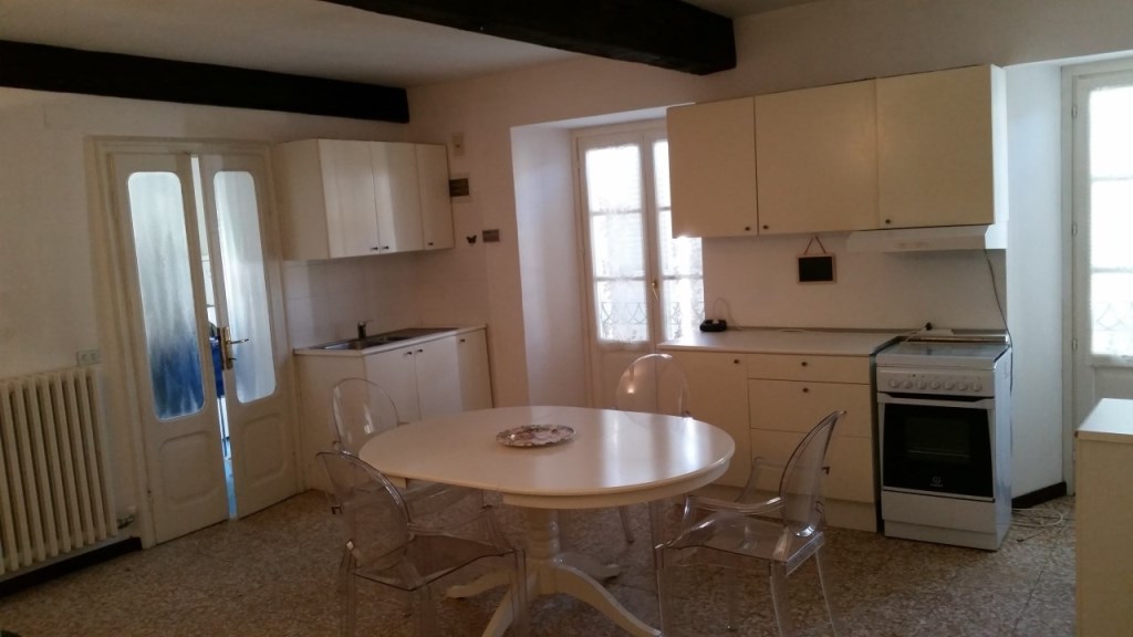 appartamento in vendita a Pavia in zona Centro Città