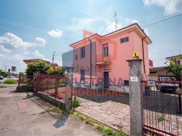 casa indipendente in vendita a Pavia
