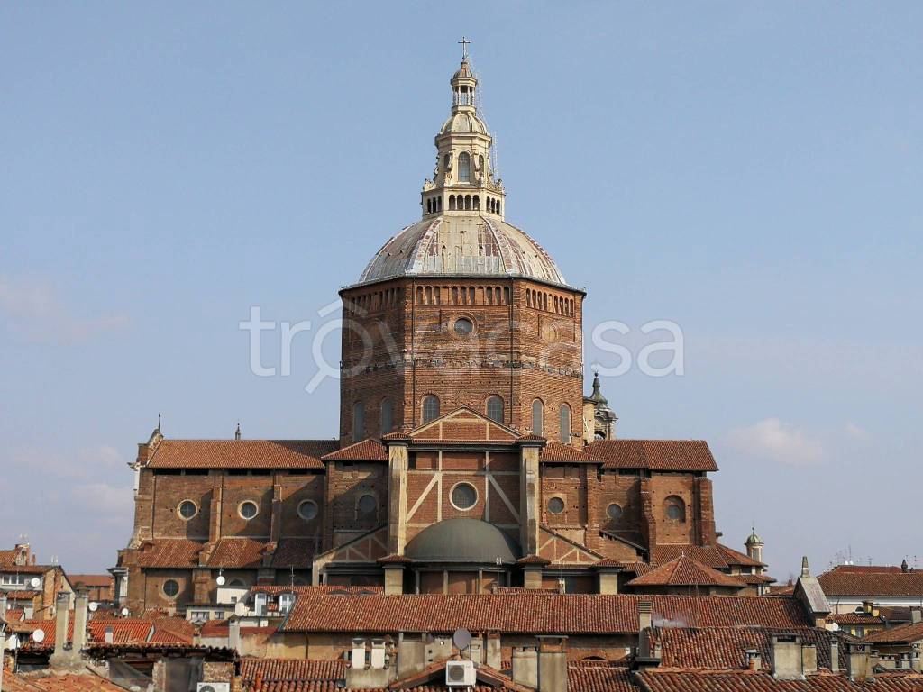 appartamento in vendita a Pavia in zona Centro Città