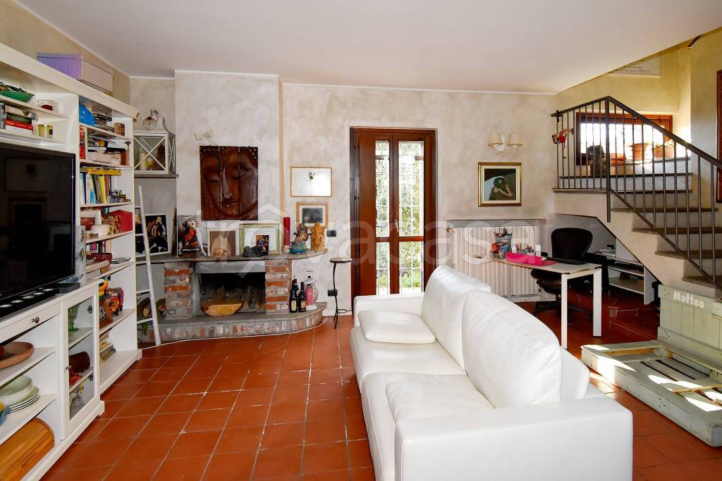 casa indipendente in vendita a Pavia in zona Fossarmato