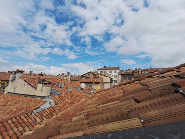 appartamento in vendita a Pavia in zona Centro Città