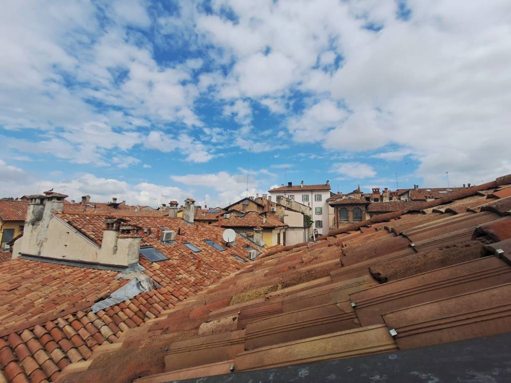 appartamento in vendita a Pavia in zona Centro Città