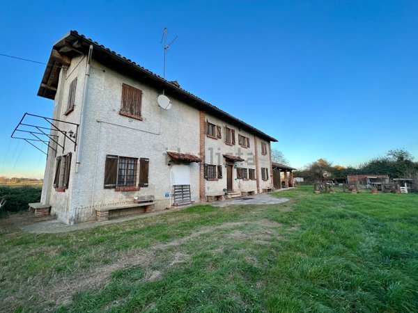 casa indipendente in vendita a Pavia