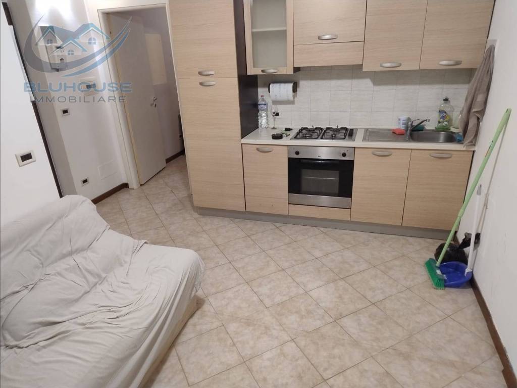 appartamento in vendita a Pavia in zona Fossarmato