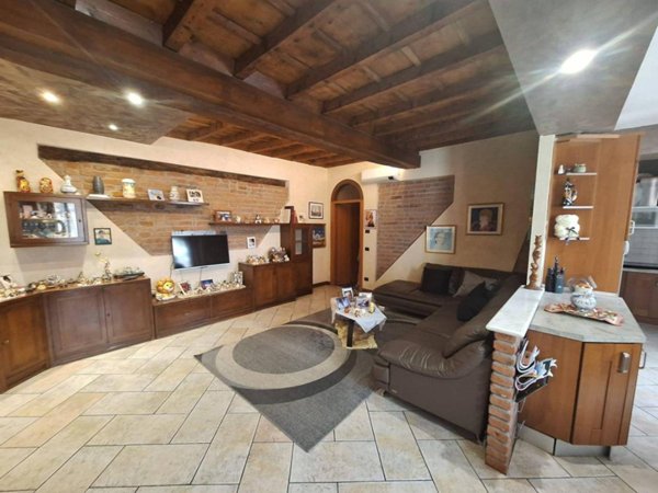 appartamento in vendita a Pavia in zona Centro Città