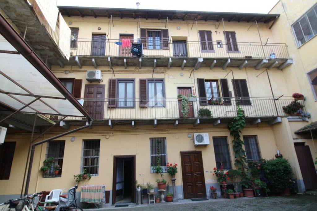 appartamento in vendita a Pavia in zona Stazione