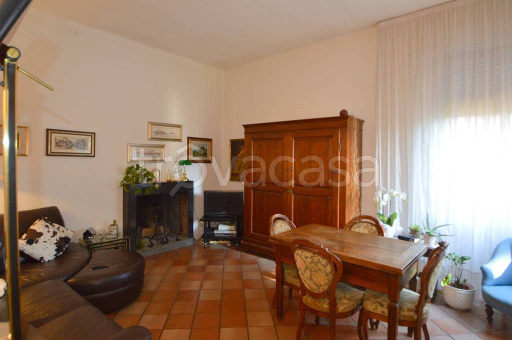 appartamento in vendita a Pavia in zona Centro Città