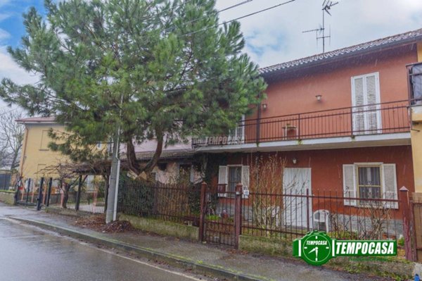 casa indipendente in vendita a Pavia in zona Vallone