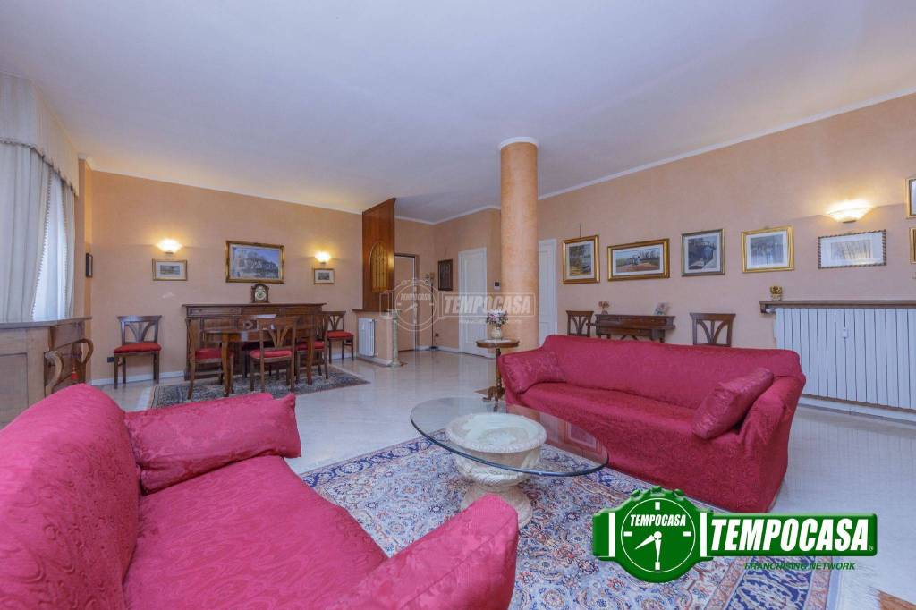 appartamento in vendita a Pavia in zona Centro Città