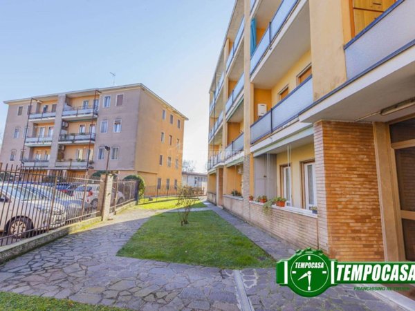 appartamento in vendita a Pavia in zona Stazione