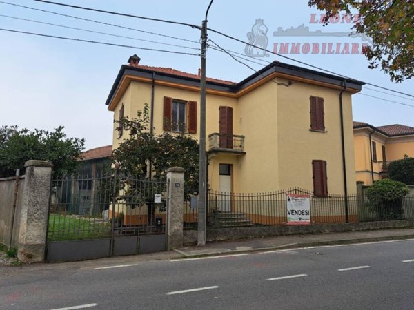 casa indipendente in vendita a Pavia