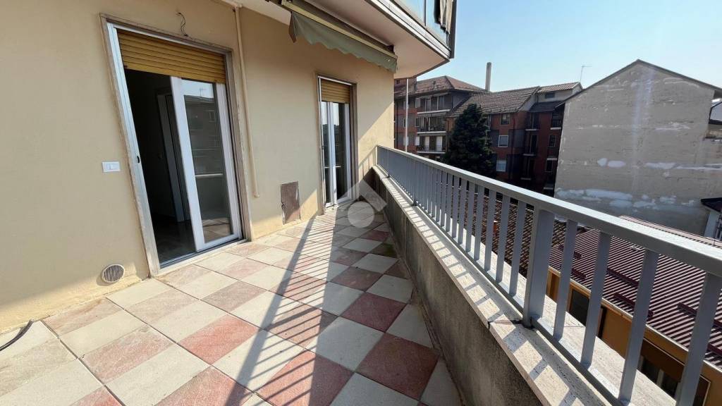 appartamento in vendita a Pavia in zona Stazione