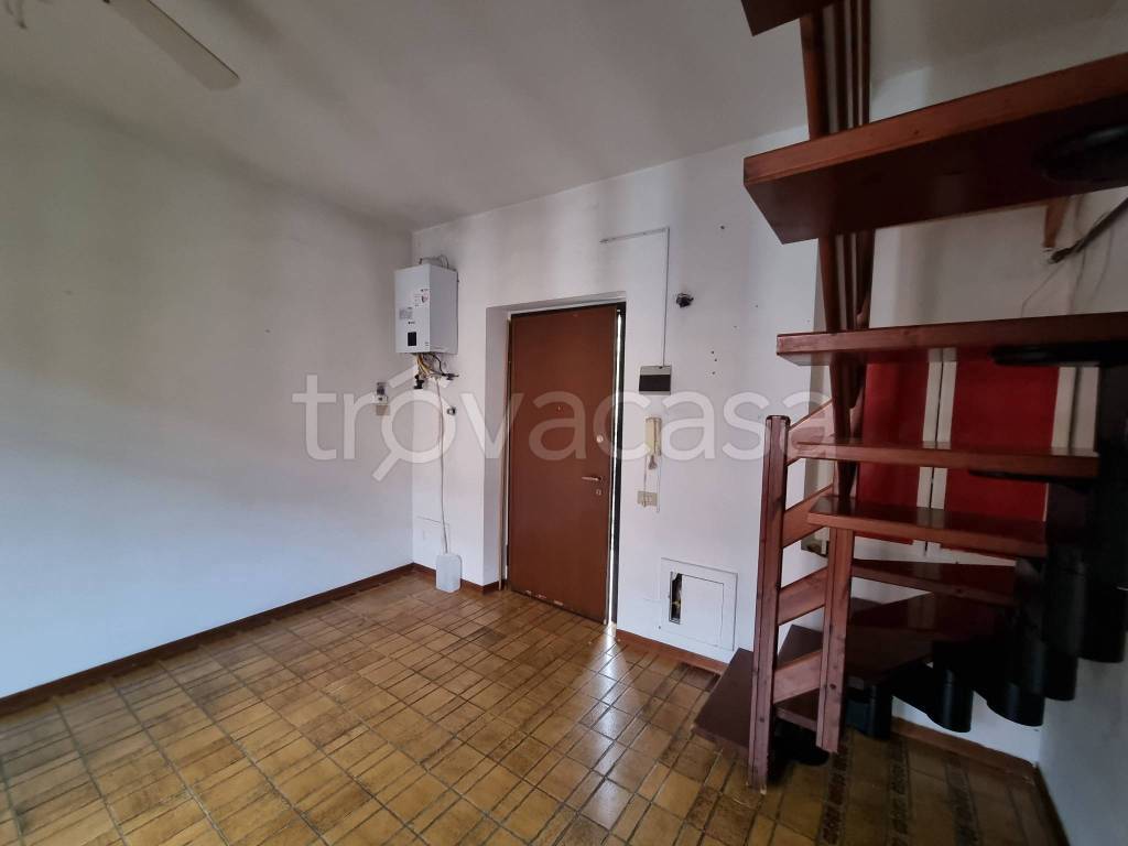 appartamento in vendita a Pavia in zona Centro Città
