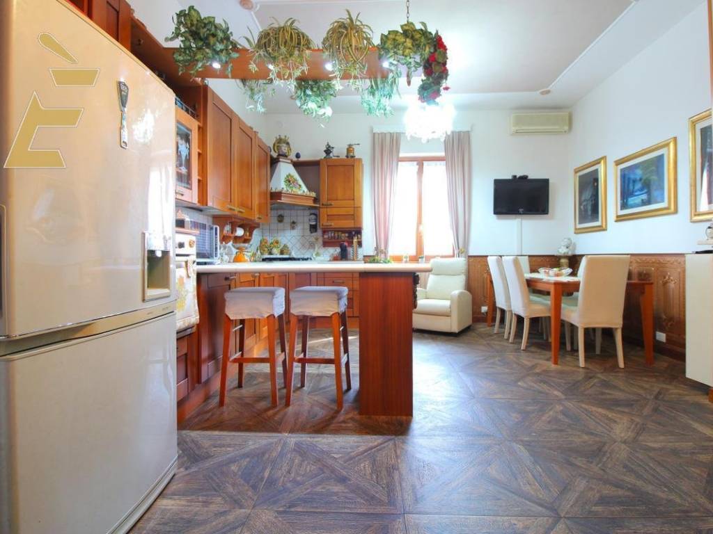 casa indipendente in vendita a Pavia in zona San Pietro