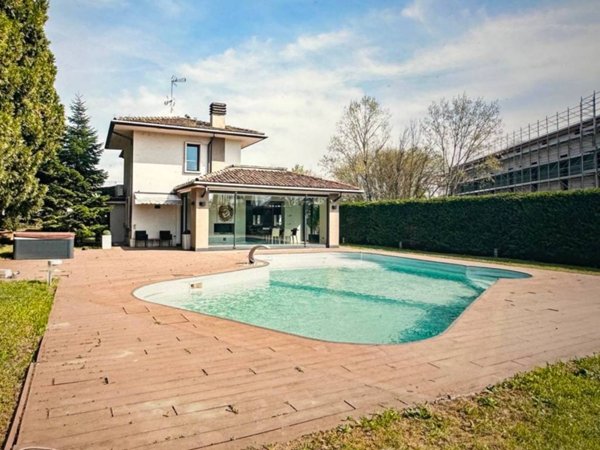 casa indipendente in vendita a Pavia in zona Campo Coni