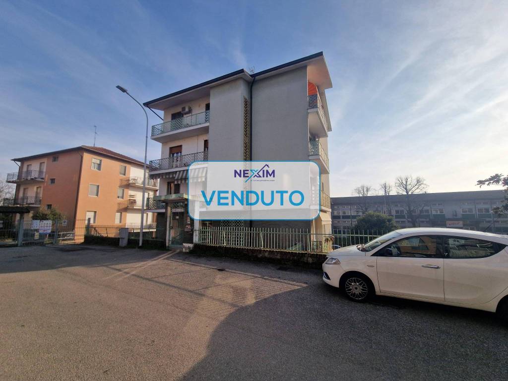 appartamento in vendita a Pavia in zona Viale Cremona