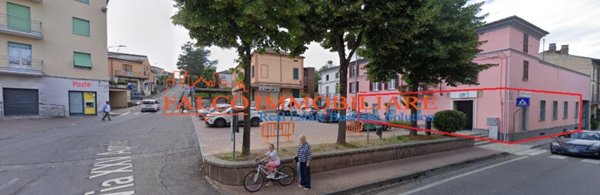 locale commerciale in vendita a Pavia in zona Centro Città