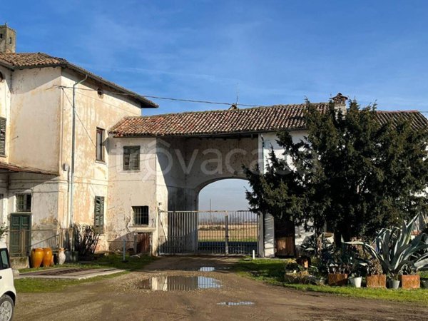 appartamento in vendita a Pavia in zona Centro Città