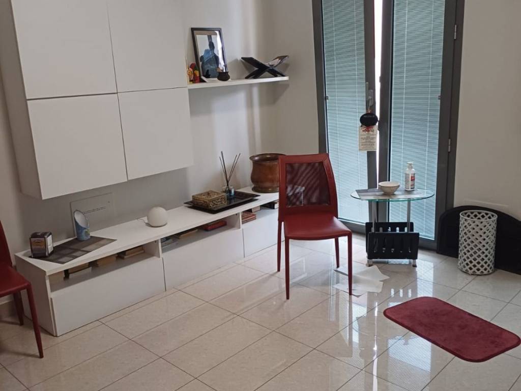 ufficio in vendita a Pavia in zona Stazione