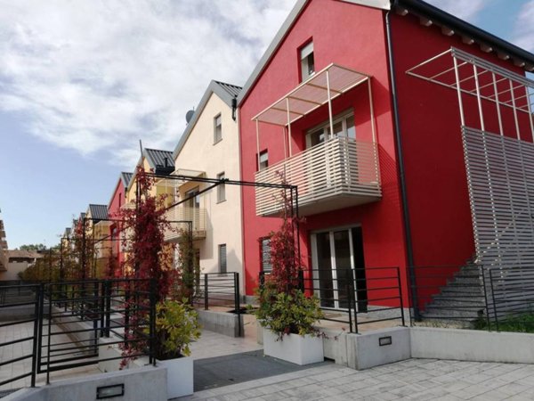 appartamento in vendita a Pavia in zona Casa sul Fiume