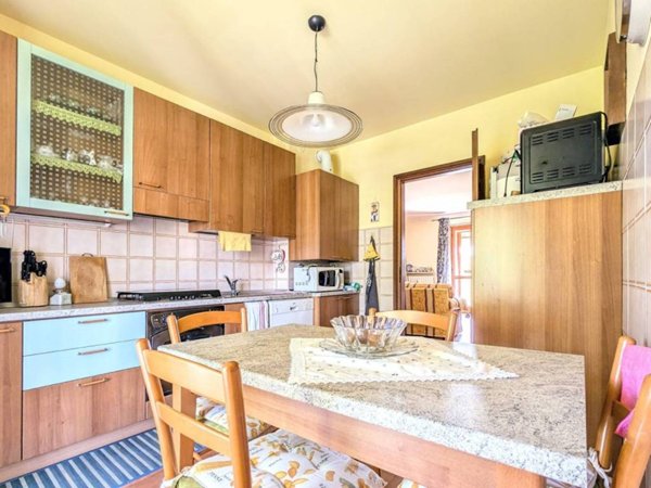 appartamento in vendita a Pavia in zona Vallone
