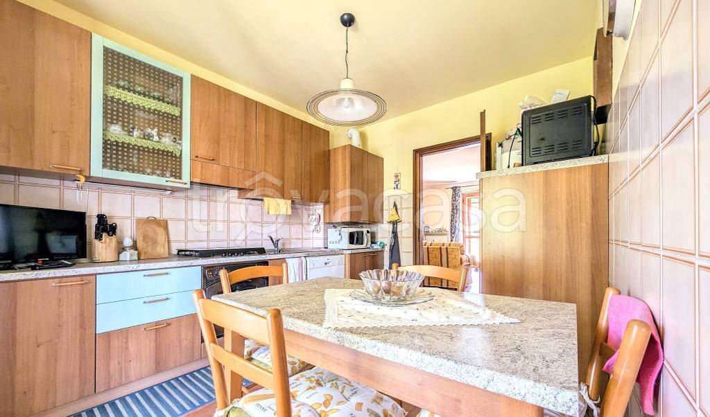 appartamento in vendita a Pavia in zona Vallone