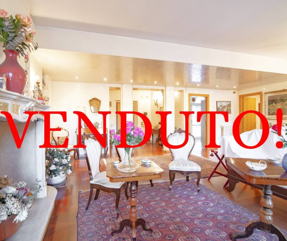 appartamento in vendita a Pavia in zona Centro Città