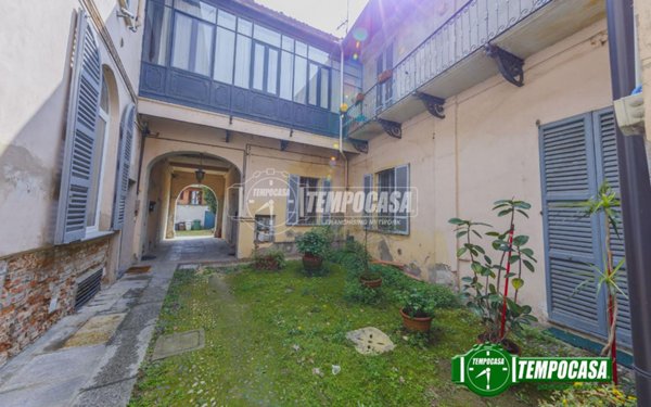 appartamento in vendita a Pavia in zona Centro Città