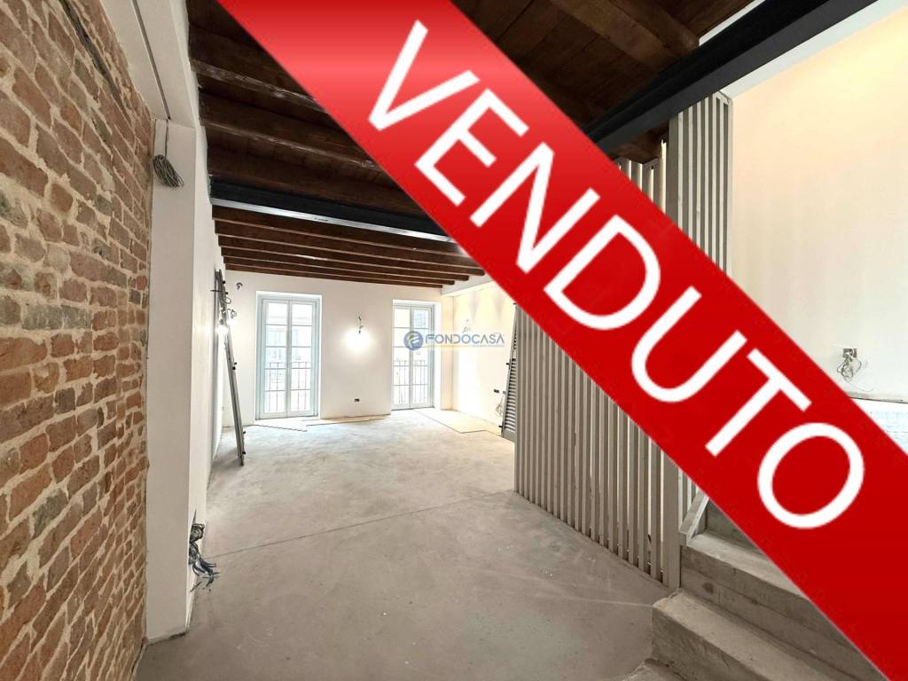 appartamento in vendita a Pavia in zona Centro Città