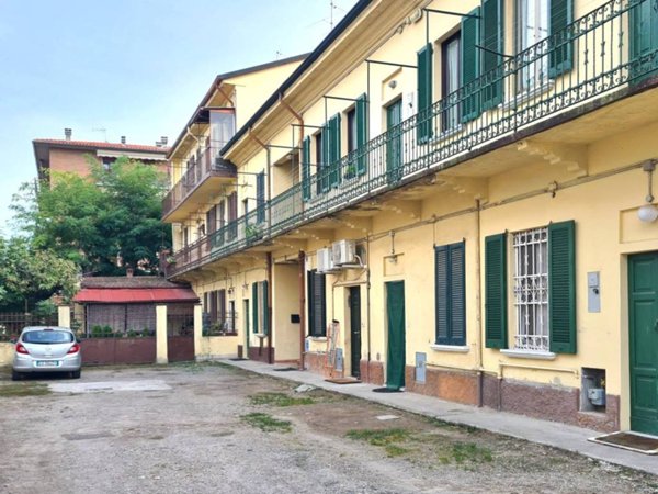 appartamento in vendita a Pavia in zona Pompieri