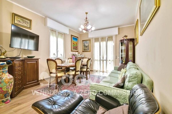 casa indipendente in vendita a Pavia in zona Centro Città
