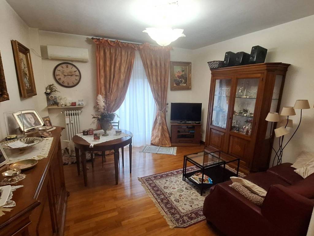 appartamento in vendita a Pavia in zona Stazione