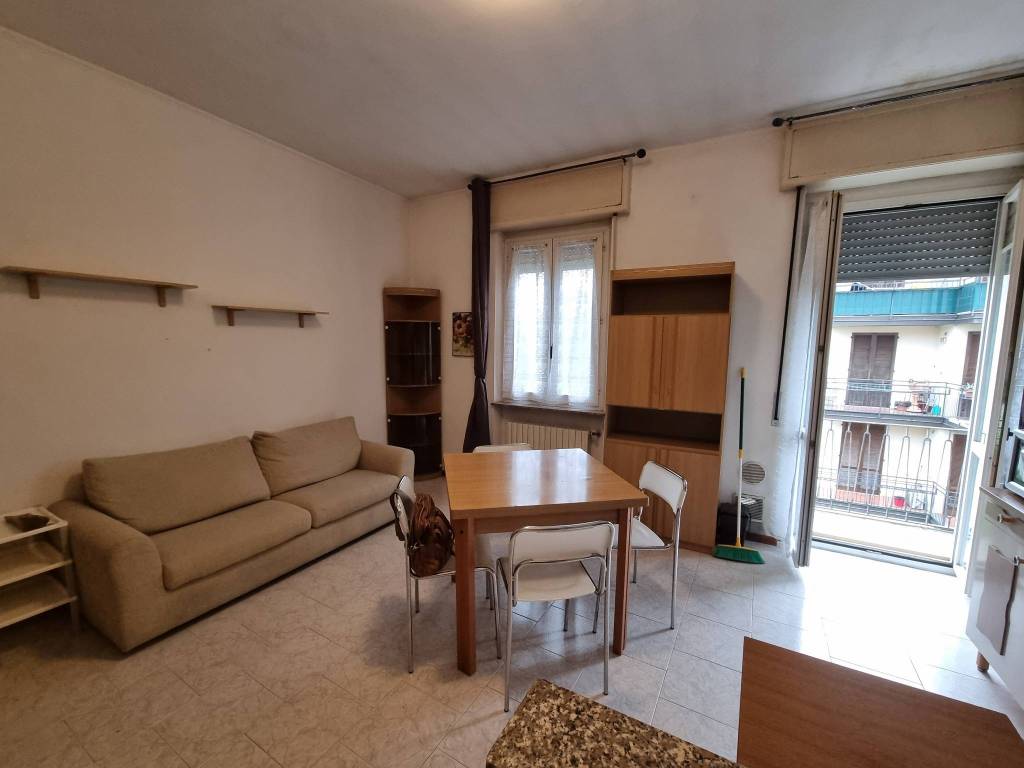 appartamento in vendita a Pavia in zona Chiozzo