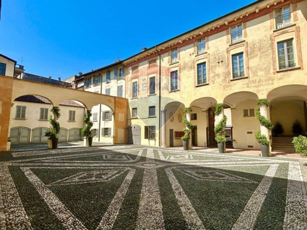 appartamento in vendita a Pavia in zona Centro Città