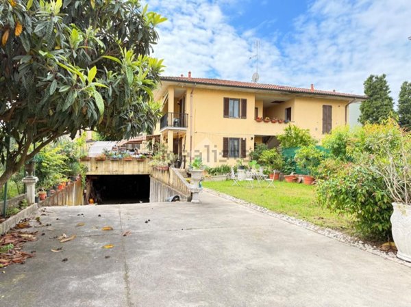 appartamento in vendita a Pavia in zona Casa sul Fiume