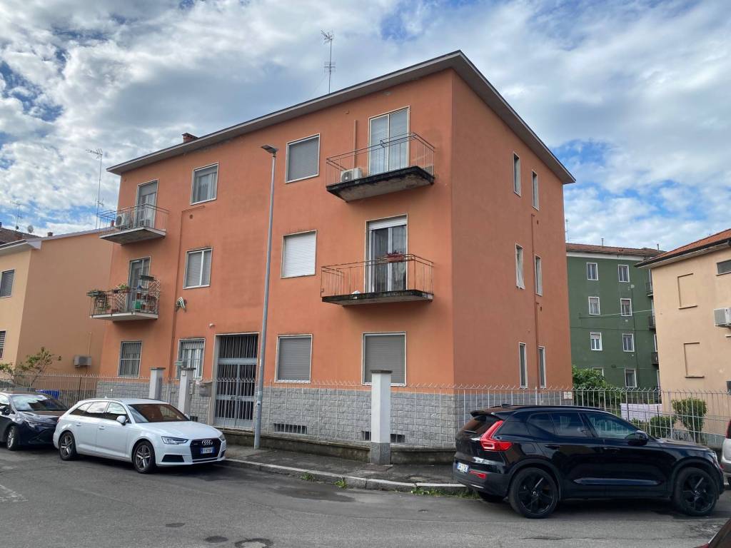 appartamento in vendita a Pavia in zona Campari