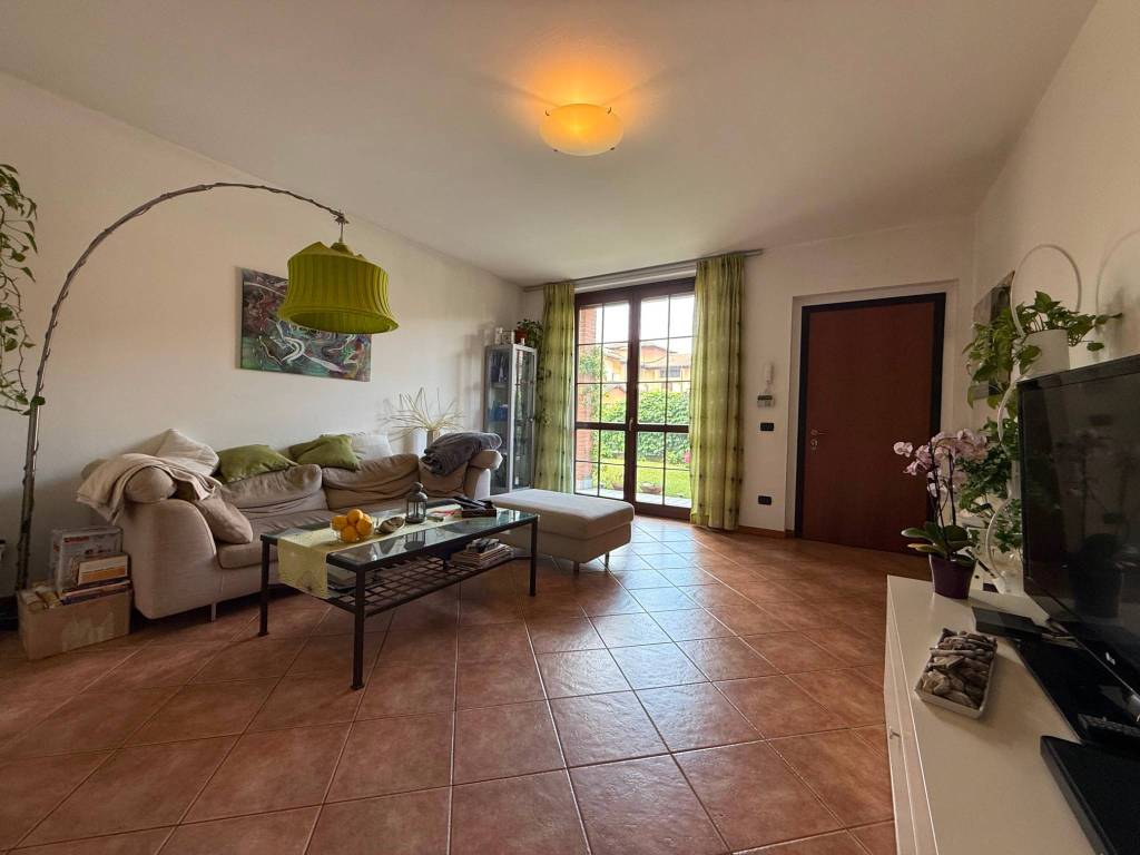 casa indipendente in vendita a Pavia in zona Monte Maino