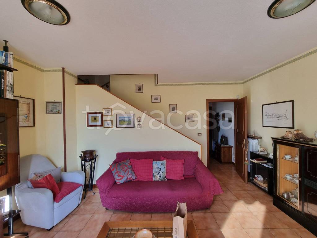 casa indipendente in vendita a Pavia in zona Mirabello