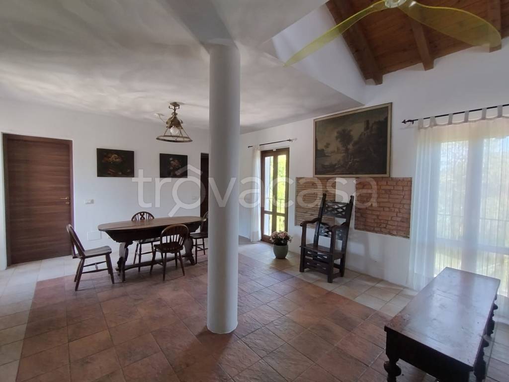 casa indipendente in vendita a Pavia in zona San Pietro