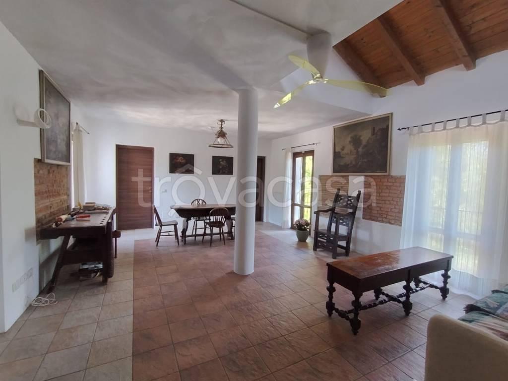 casa indipendente in vendita a Pavia in zona San Pietro