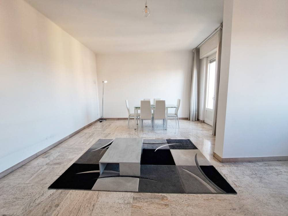 appartamento in vendita a Pavia in zona Centro Città