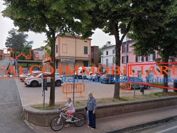 locale commerciale in vendita a Pavia in zona Centro Città
