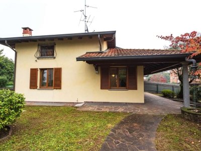 casa indipendente in vendita a Pavia
