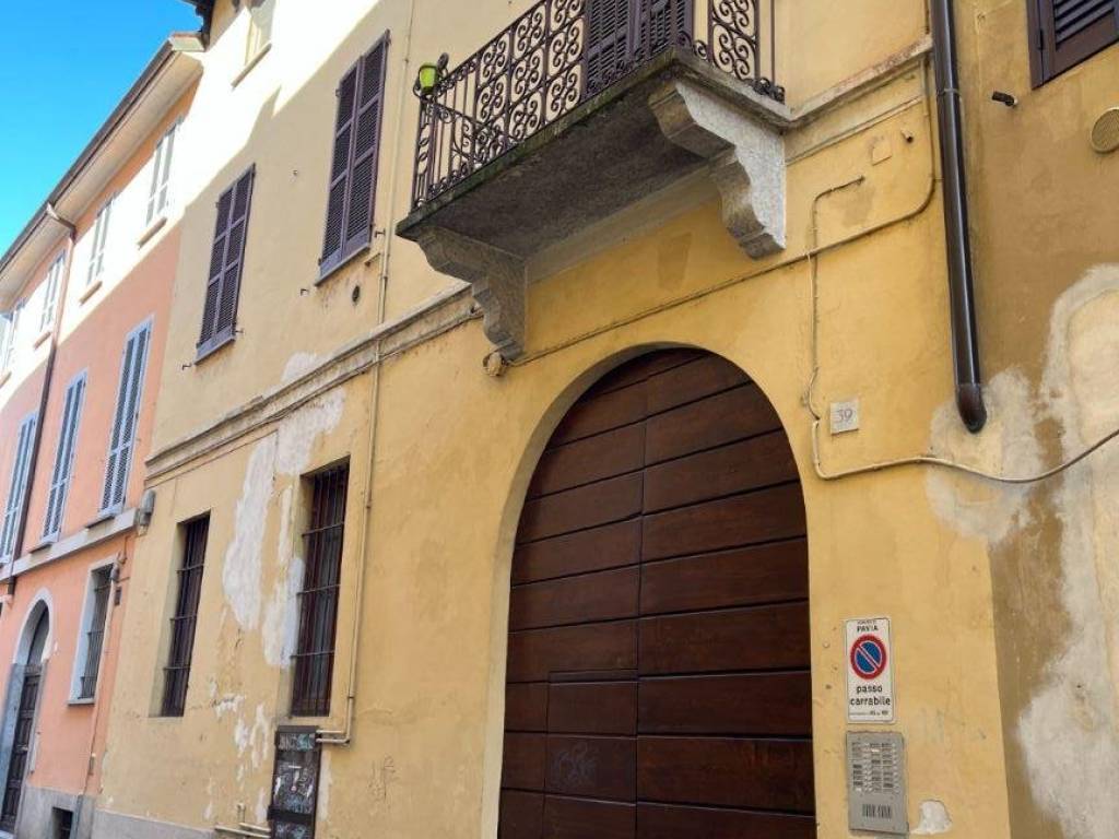 appartamento in vendita a Pavia in zona Centro Città