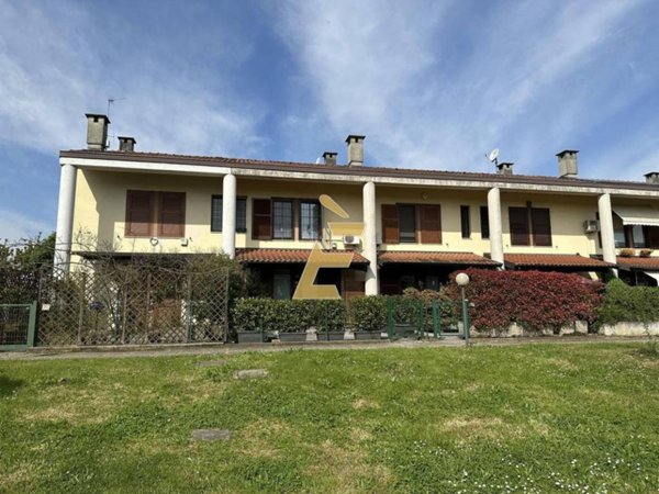 casa indipendente in vendita a Pavia in zona Mirabello