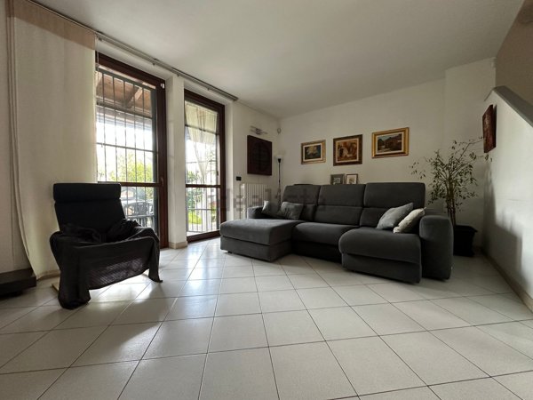 casa semindipendente in vendita a Pavia in zona Mirabello