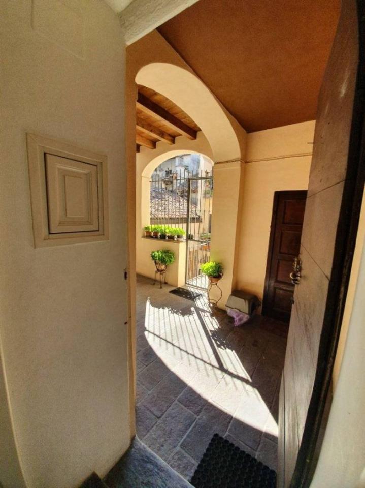 appartamento in vendita a Pavia in zona Centro Città