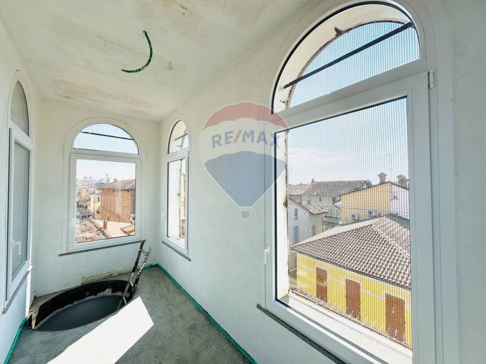 appartamento in vendita a Pavia in zona Centro Città