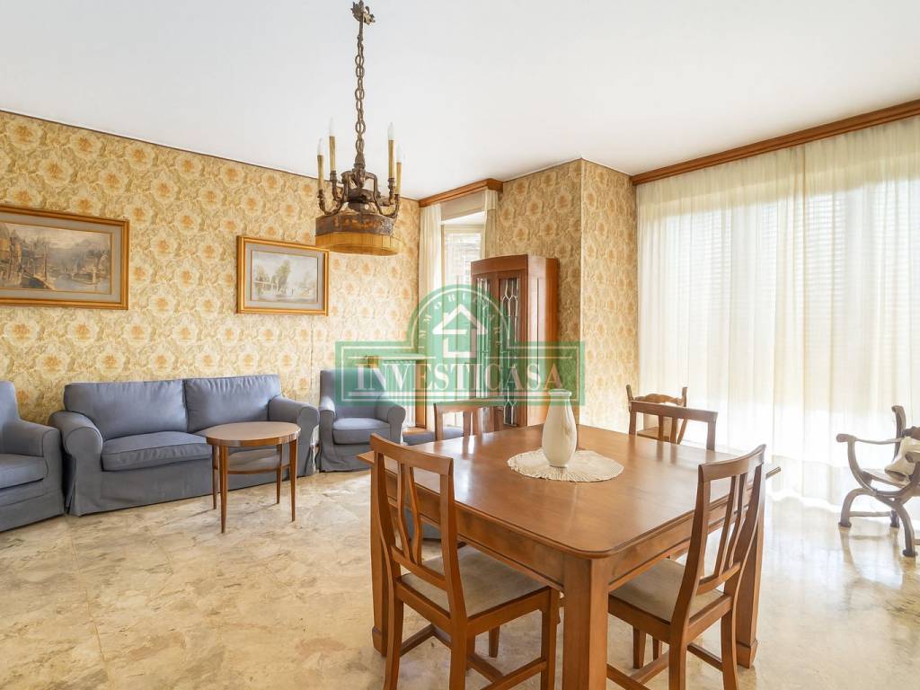 appartamento in vendita a Pavia in zona Pompieri