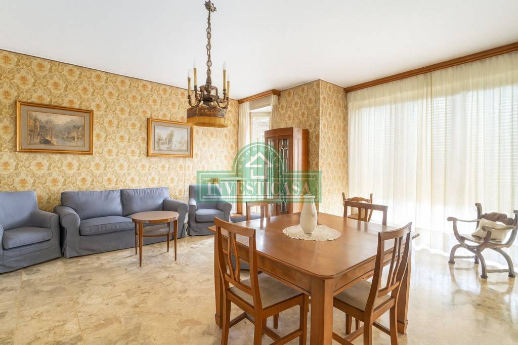 appartamento in vendita a Pavia in zona Centro Città